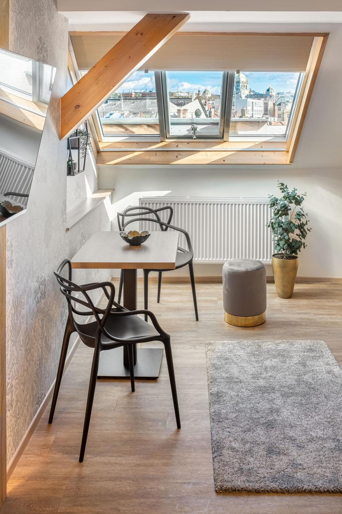 Theatre 9 Apartments By Adrez Prága Kültér fotó