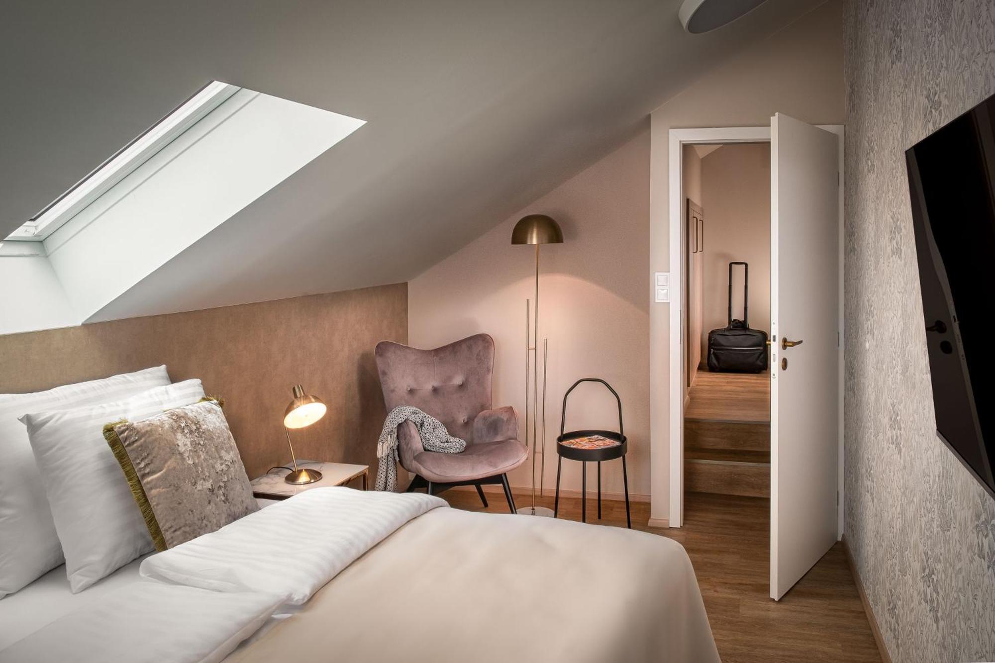 Theatre 9 Apartments By Adrez Prága Kültér fotó